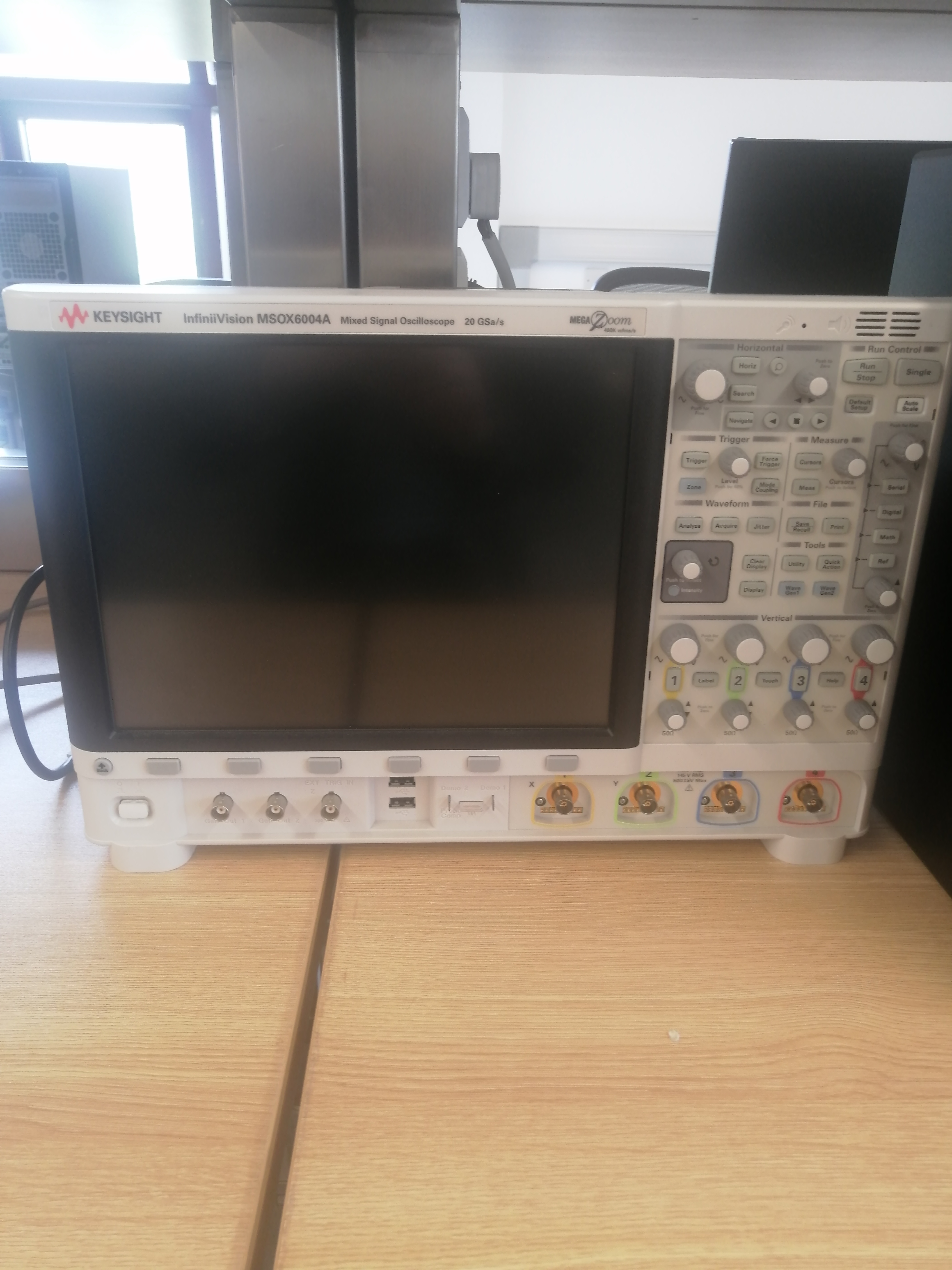 High frequency four channel oscilloscope